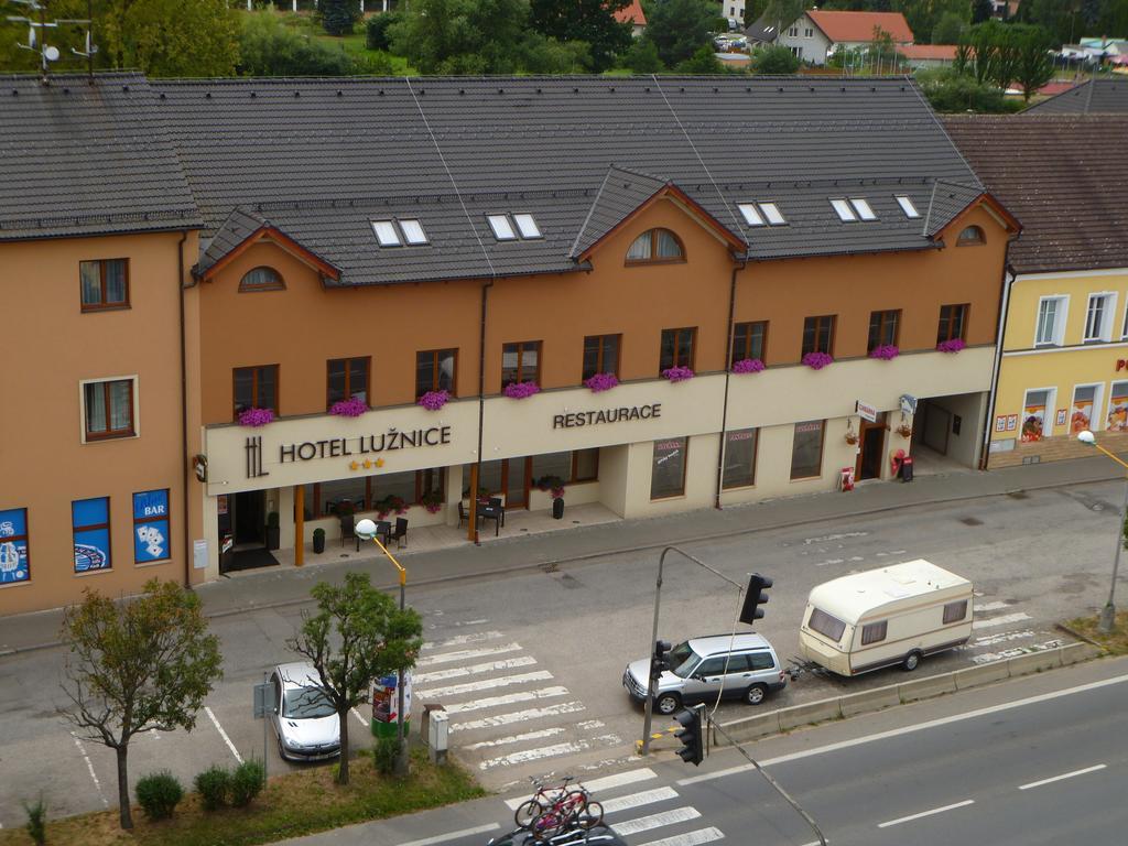 Hotel Luznice Planá nad Lužnicí Exteriör bild
